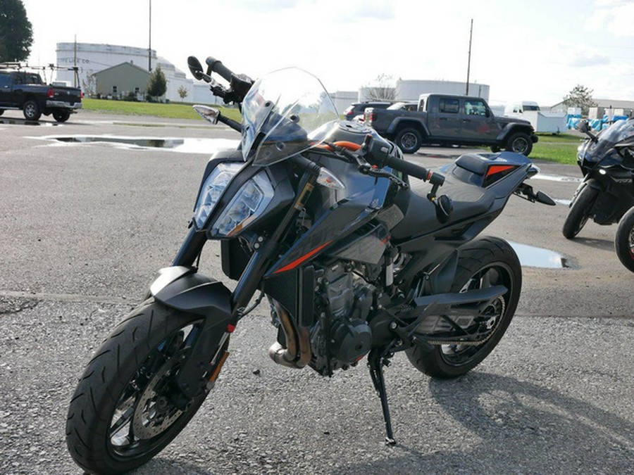 2022 KTM 890 Duke 890 R