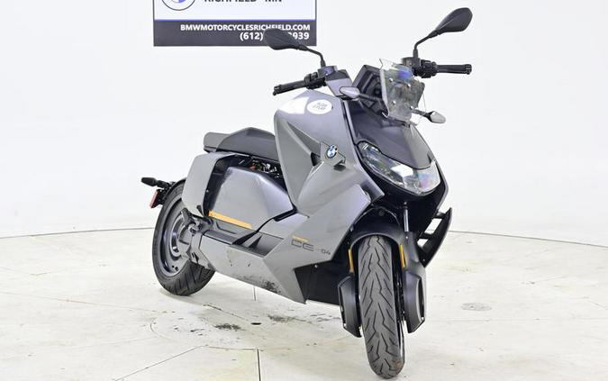 2023 BMW CE 04 Review [Urban Electric Commuter Scooter]