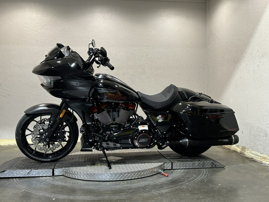 Harley-Davidson CVO™ Road Glide® ST 2024 FLTRXSTSE 84445537 RAVEN METALLIC