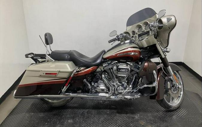 2011 Harley-Davidson Street Glide CVO Base