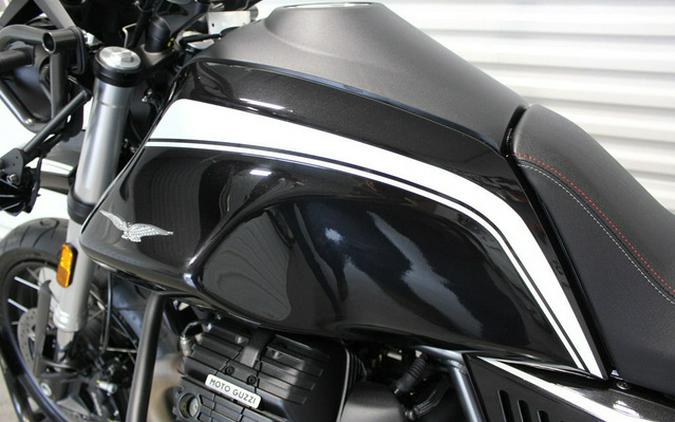 2023 Moto Guzzi V85 TT