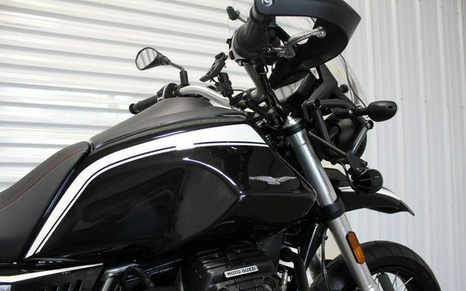 2023 Moto Guzzi V85 TT