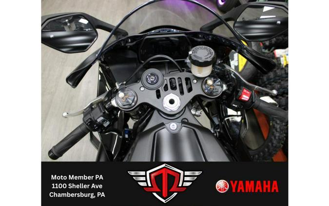 2025 Yamaha YZF-R1