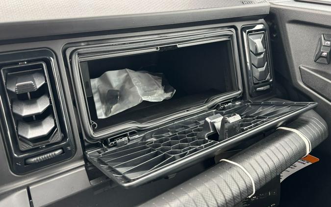 2026 Can-Am Defender MAX XT CAB HD11