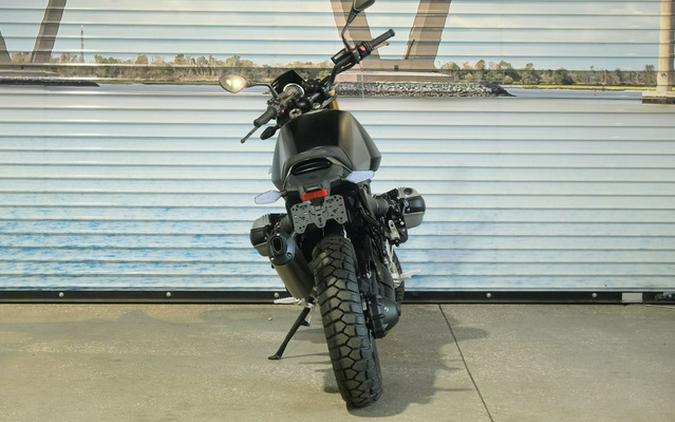 2026 BMW R 12 G/S Night Black Matte