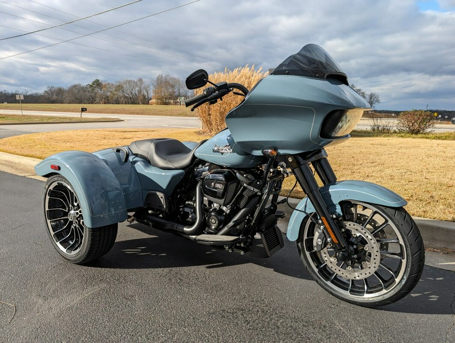 2024 Harley-Davidson Road Glide 3 Sharkskin Blue