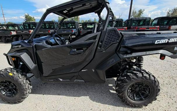 2024 Can-Am® Commander XT 700