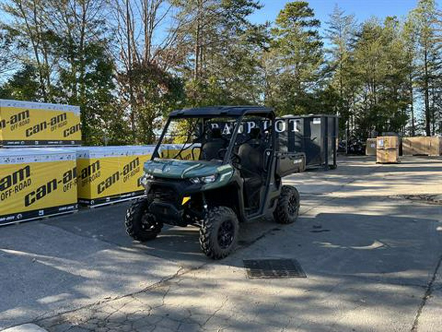 2025 Can-Am Defender DPS HD10