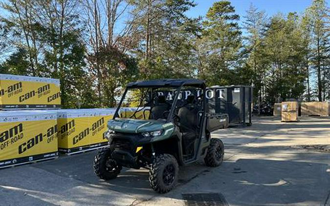 2025 Can-Am Defender DPS HD10