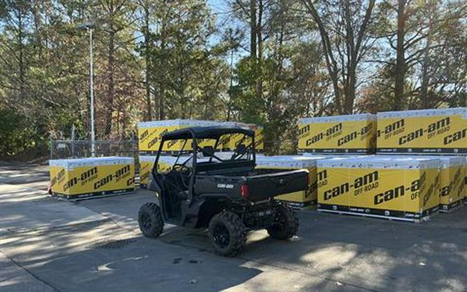 2025 Can-Am Defender DPS HD10