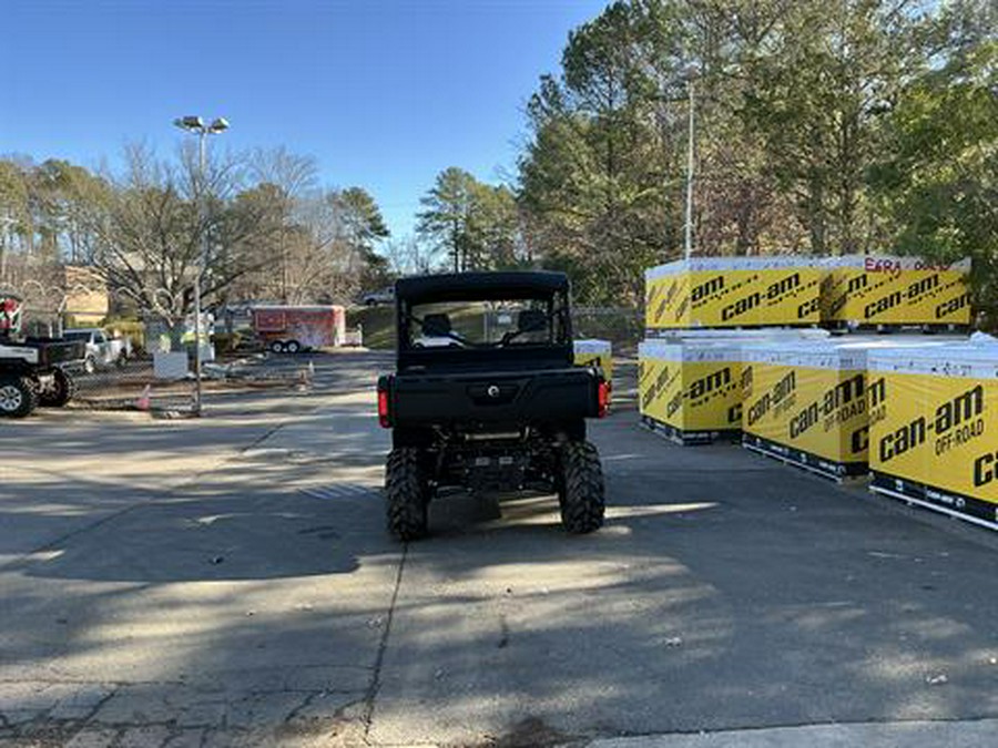 2025 Can-Am Defender DPS HD10