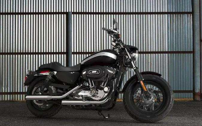 2018 Harley-Davidson Sportster 1200 Custom (XL1200C)