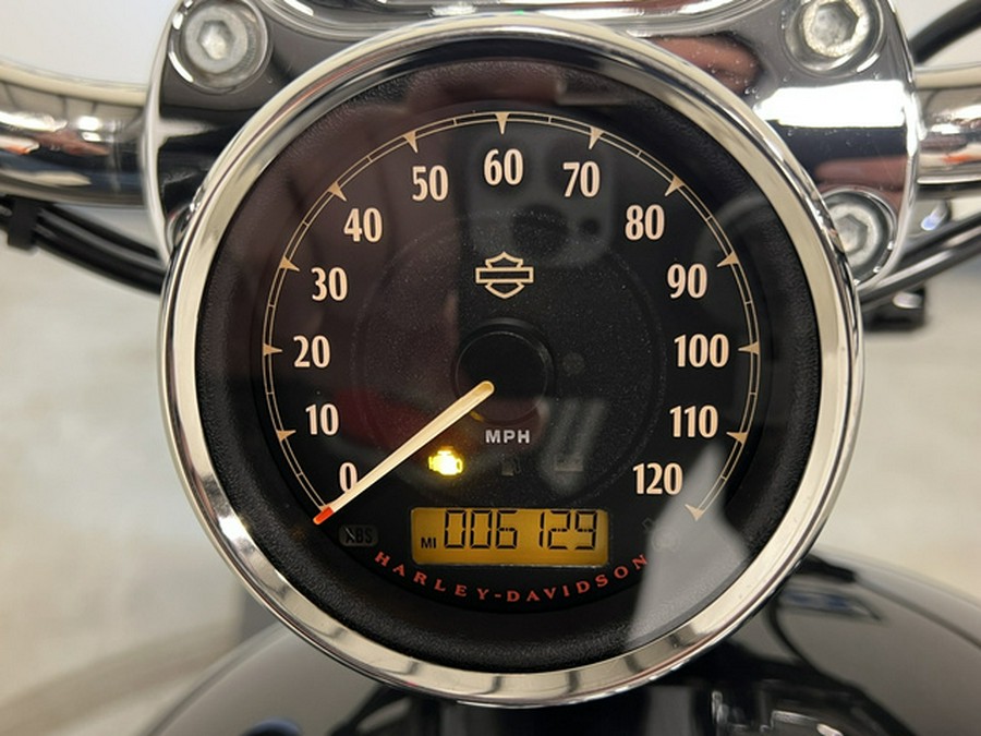 2018 Harley-Davidson 1200 Custom (XL1200C) 1200 Custom (XL1200C)