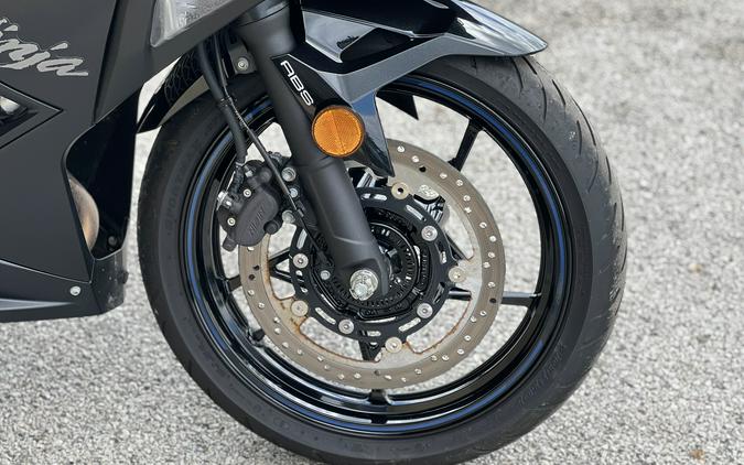 2025 Kawasaki Ninja® 500 SE ABS