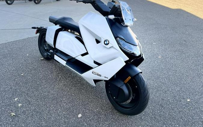 2023 BMW CE 04 Review [Urban Electric Commuter Scooter]