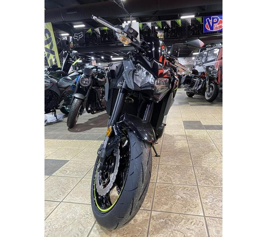 2024 Kawasaki Z900 ABS Metallic Spark Black/Metallic Matte Dark Gray