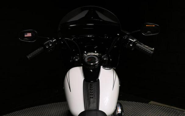 2025 Harley-Davidson® FLHC - Heritage Classic