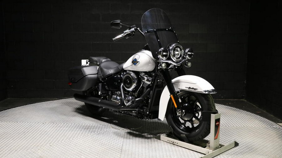 2025 Harley-Davidson® FLHC - Heritage Classic