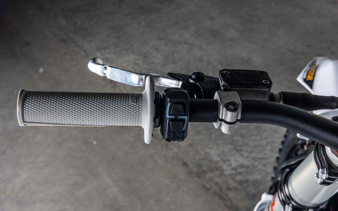 2026 Husqvarna FC 450 Factory Edition - TM335964