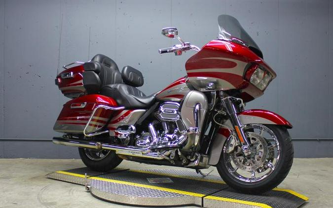 2016 Harley-Davidson® FLTRUSE - CVO™ Road Glide Ultra®