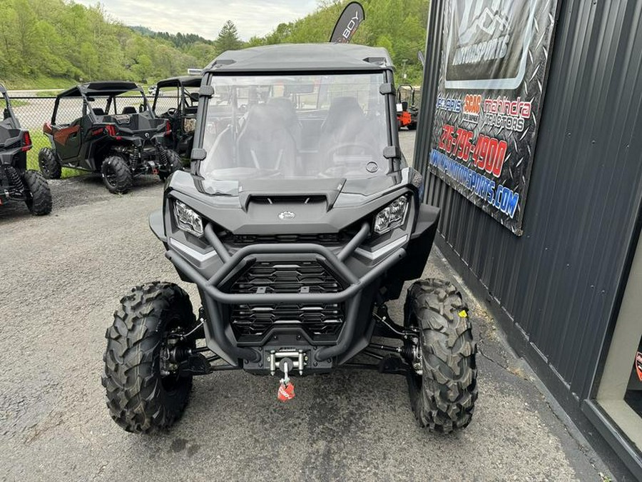 2025 Can-Am® Commander MAX XT 700
