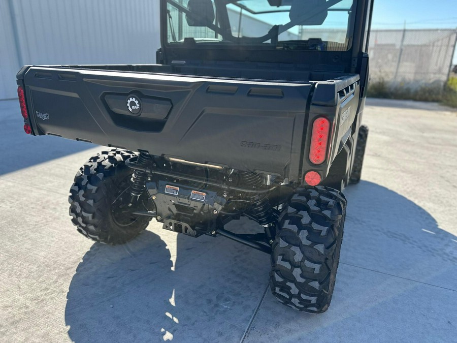 2027 Can-Am Defender DPS CAB HD9