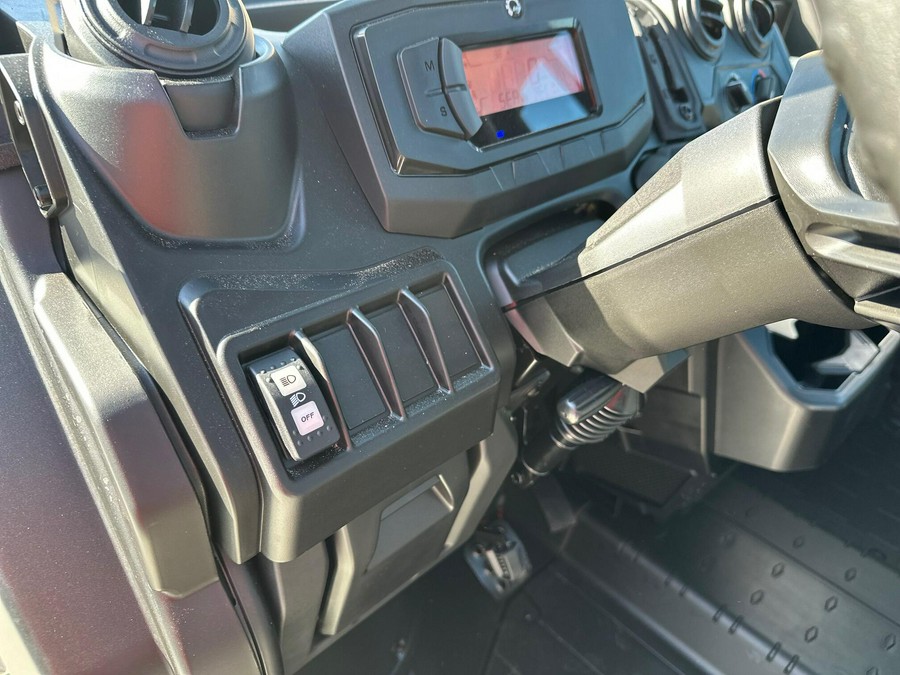 2027 Can-Am Defender DPS CAB HD9