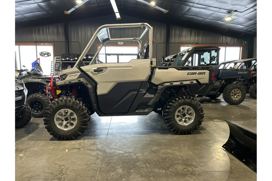 2025 Can-Am DEFENDER X MR WITH HALF DOORS HD10