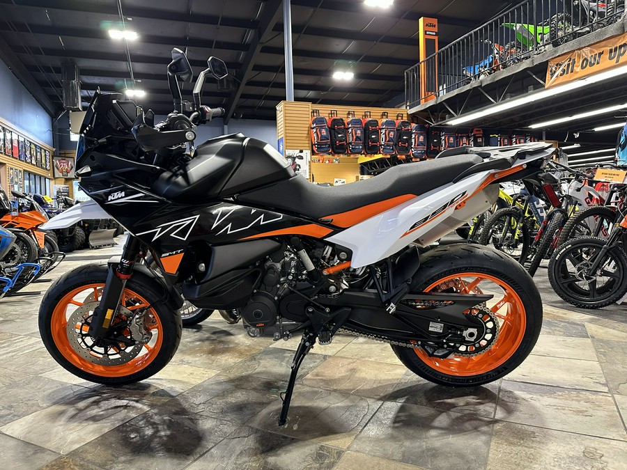 2024 KTM SMT 890