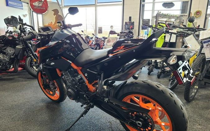 2023 KTM 890 Duke R