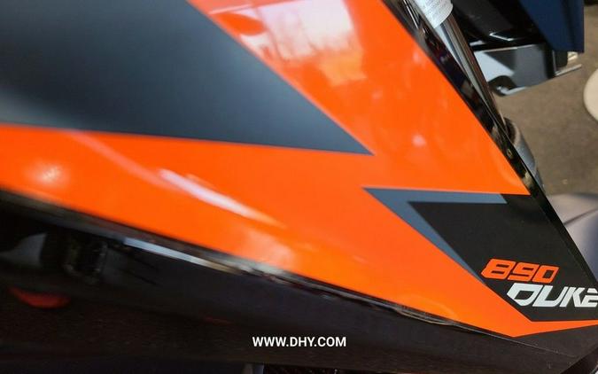 2023 KTM 890 Duke R