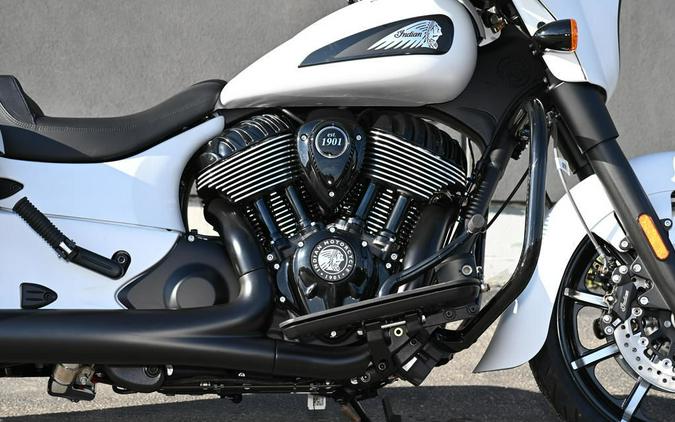 2024 Indian Motorcycle® Chieftain® Dark Horse® w/Powerband Audio Pkg Ghost White Metallic Smoke wit