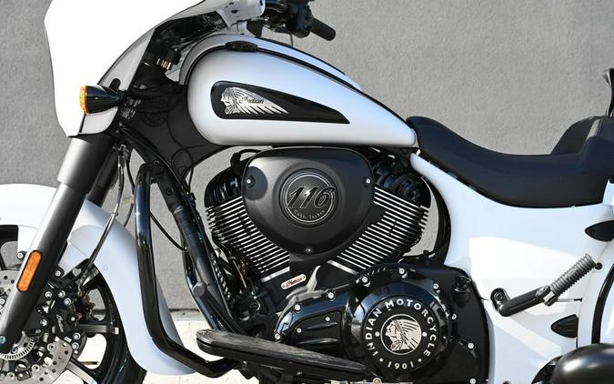 2024 Indian Motorcycle® Chieftain® Dark Horse® w/Powerband Audio Pkg Ghost White Metallic Smoke wit