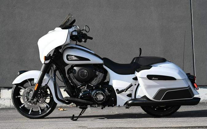 2024 Indian Motorcycle® Chieftain® Dark Horse® w/Powerband Audio Pkg Ghost White Metallic Smoke wit