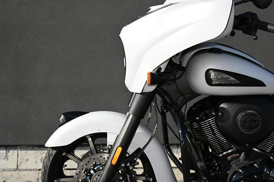 2024 Indian Motorcycle® Chieftain® Dark Horse® w/Powerband Audio Pkg Ghost White Metallic Smoke wit