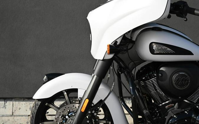 2024 Indian Motorcycle® Chieftain® Dark Horse® w/Powerband Audio Pkg Ghost White Metallic Smoke wit