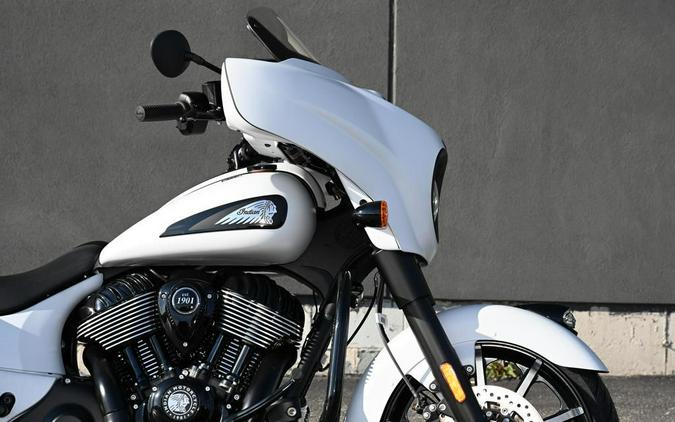 2024 Indian Motorcycle® Chieftain® Dark Horse® w/Powerband Audio Pkg Ghost White Metallic Smoke wit