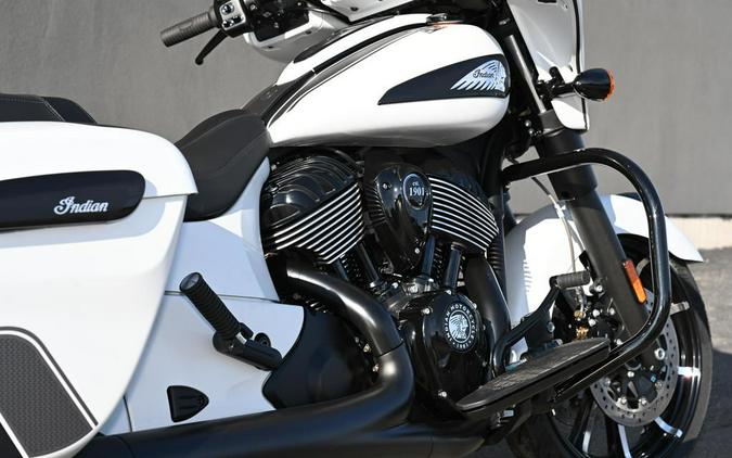 2024 Indian Motorcycle® Chieftain® Dark Horse® w/Powerband Audio Pkg Ghost White Metallic Smoke wit