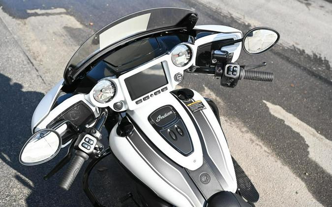 2024 Indian Motorcycle® Chieftain® Dark Horse® w/Powerband Audio Pkg Ghost White Metallic Smoke wit