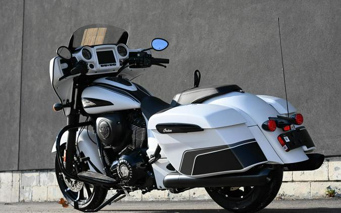 2024 Indian Motorcycle® Chieftain® Dark Horse® w/Powerband Audio Pkg Ghost White Metallic Smoke wit