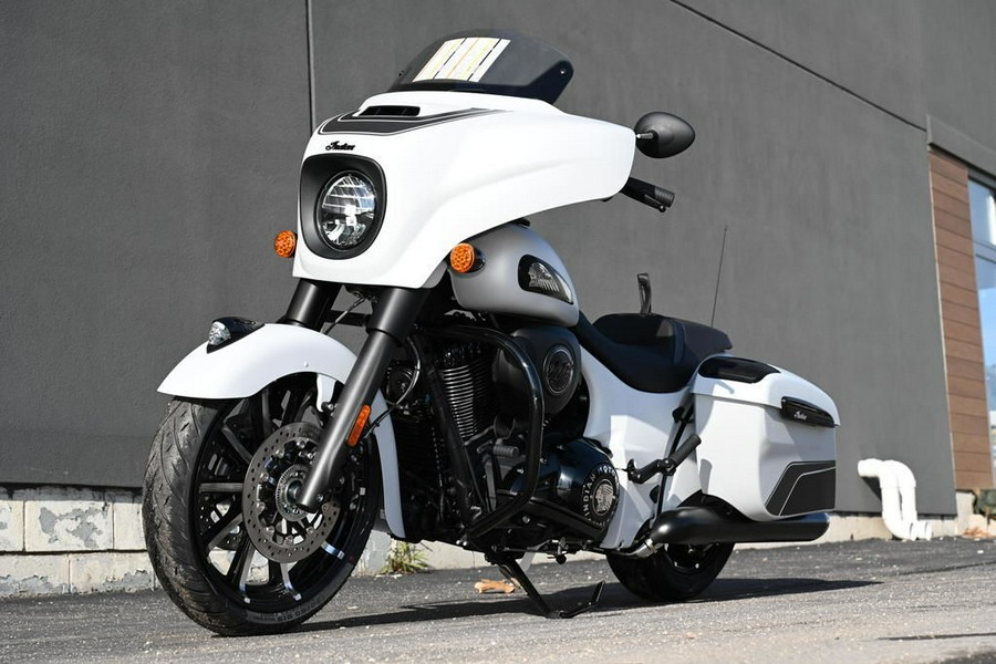 2024 Indian Motorcycle® Chieftain® Dark Horse® w/Powerband Audio Pkg Ghost White Metallic Smoke wit