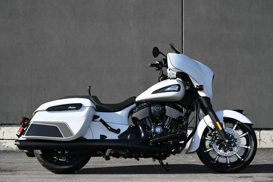 2024 Indian Motorcycle® Chieftain® Dark Horse® w/Powerband Audio Pkg Ghost White Metallic Smoke wit