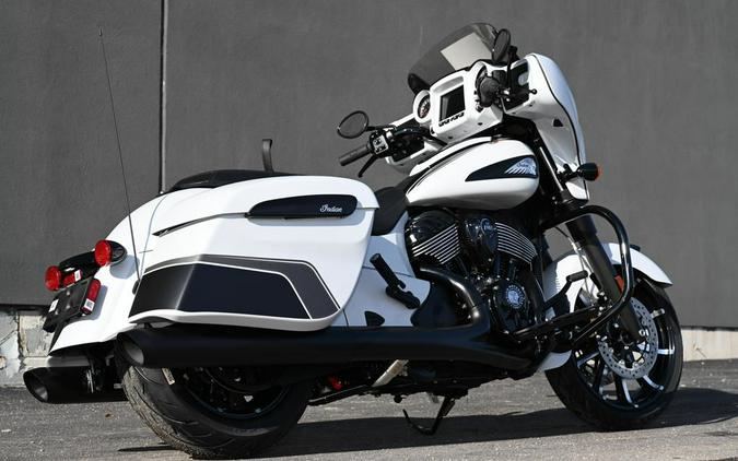 2024 Indian Motorcycle® Chieftain® Dark Horse® w/Powerband Audio Pkg Ghost White Metallic Smoke wit