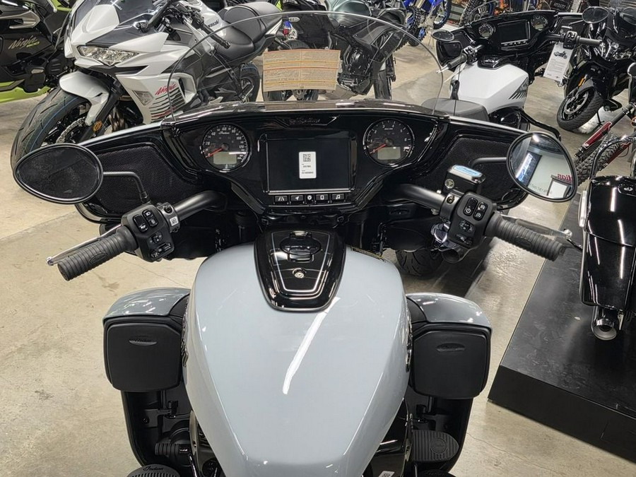 2025 Indian Motorcycle® Roadmaster® Dark Horse® with PowerBand Audio Package