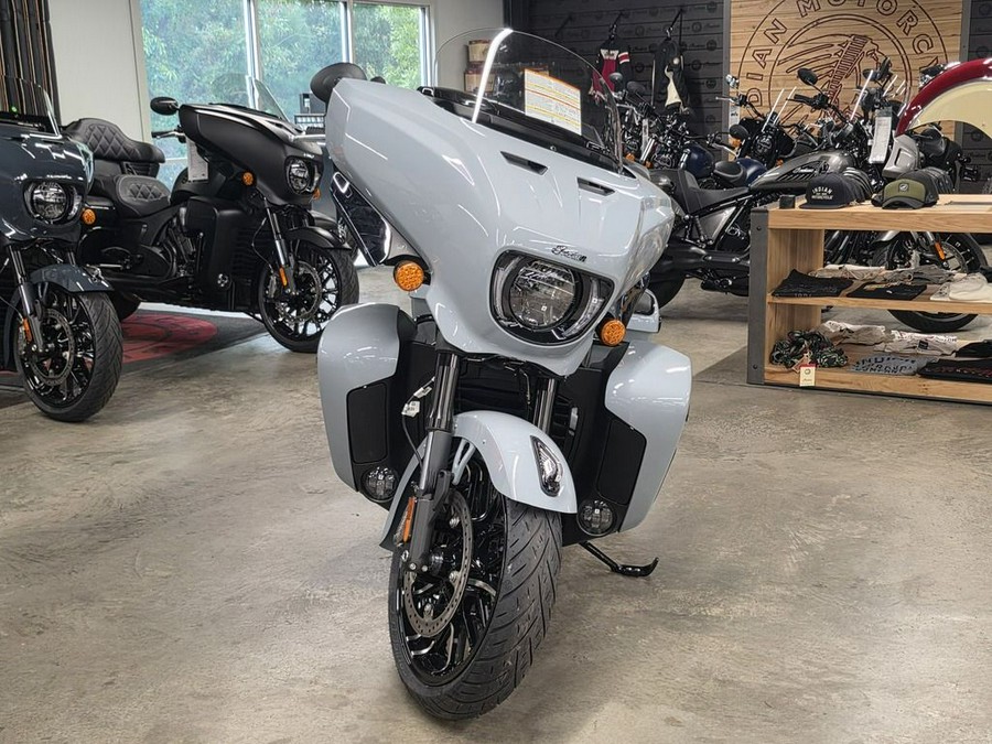 2025 Indian Motorcycle® Roadmaster® Dark Horse® with PowerBand Audio Package