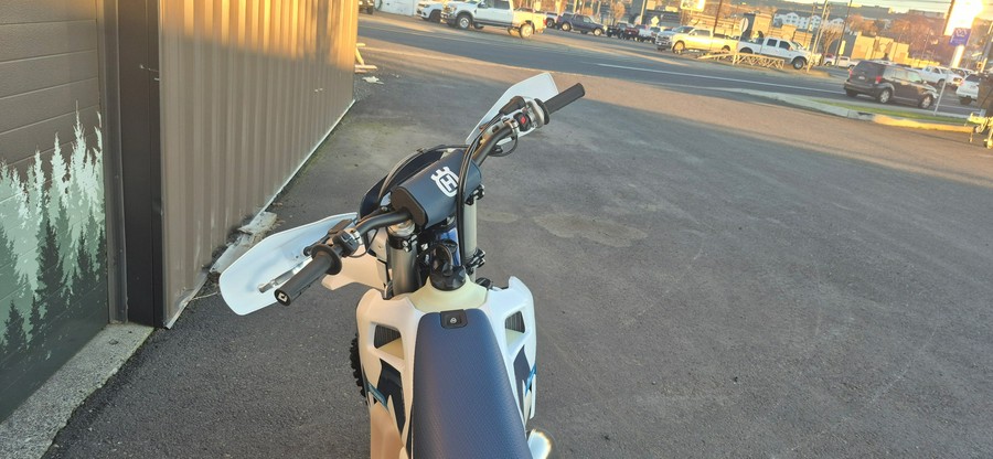 2026 HUSQVARNA TE 150 - 72745