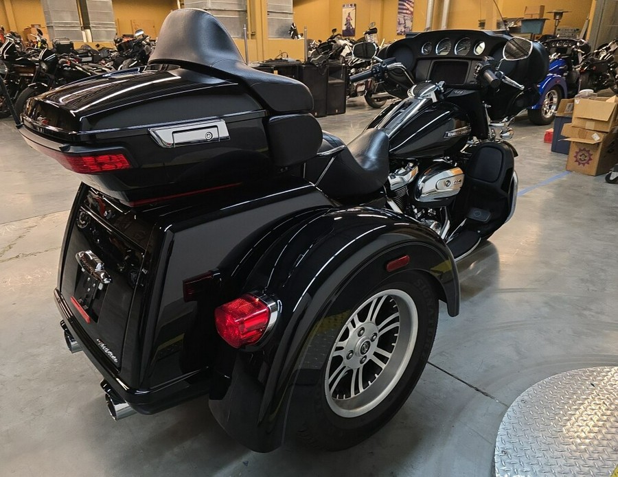 FLHTCUTG 2019 Tri Glide Ultra