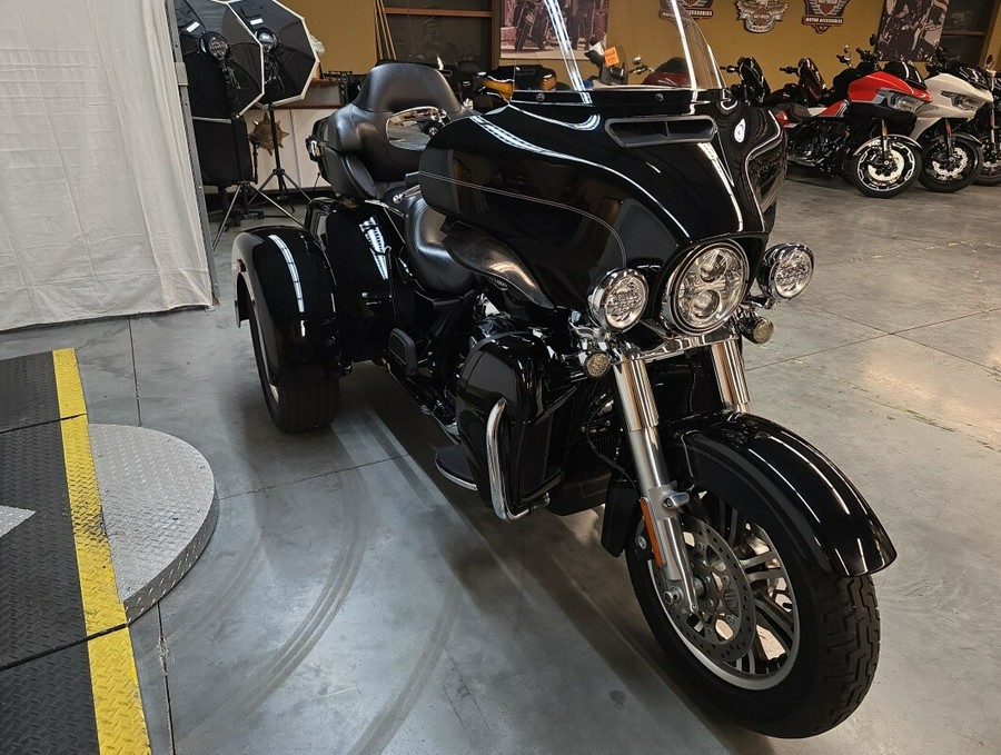 FLHTCUTG 2019 Tri Glide Ultra