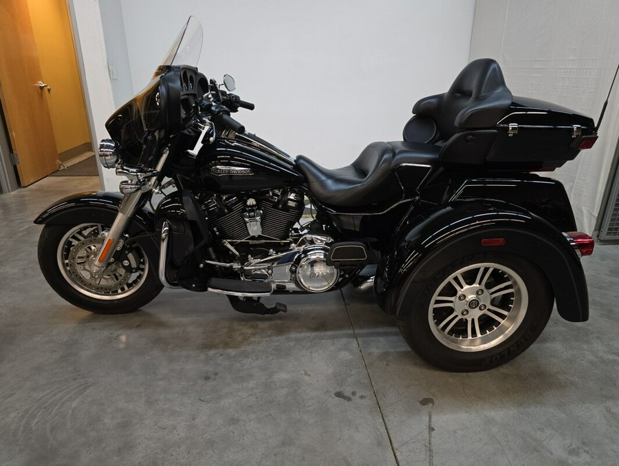 FLHTCUTG 2019 Tri Glide Ultra