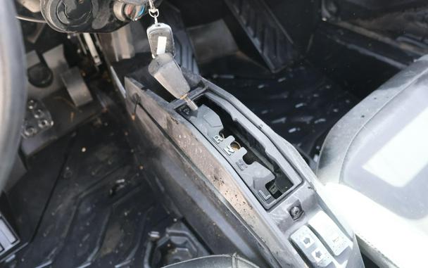 2024 CAN-AM COMMANDER MAX XT-P 1000R DESERT TAN & CARBON BLACK